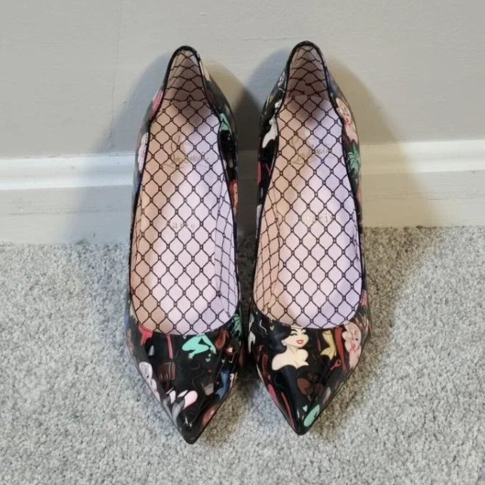 CHRISTIAN LOUBOUTIN Hot Chick 100 black patent leather graphic pin-up pumps 37.5